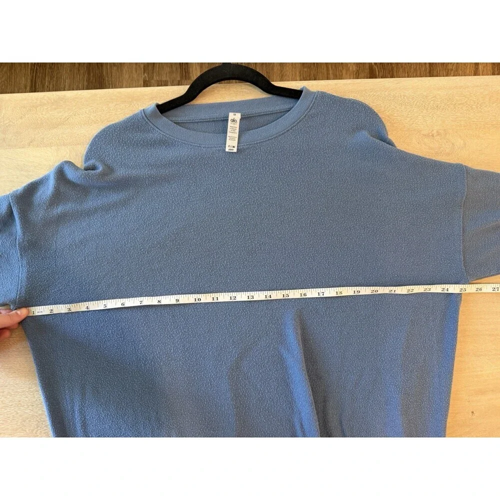 Alo Yoga Soho Pullover in Blue Size Medium